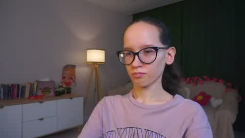 Sara online show from August 2, 4:32 pm