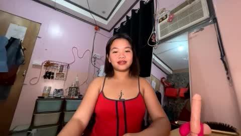Snapshot of lynieeefck chatting on October 13, 12:52 pm I am Lyn- DONT FORGET TO FOLLOW ME online show from October 13, 12:52 pm
