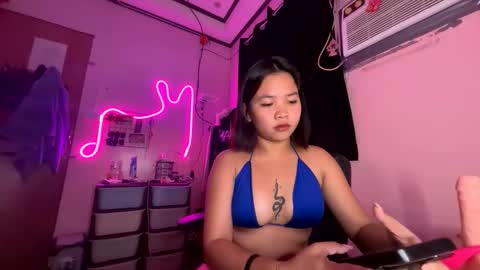 Snapshot of lynieeefck chatting on October 7, 7:29 pm I am Lyn- DONT FORGET TO FOLLOW ME online show from October 7, 7:29 pm