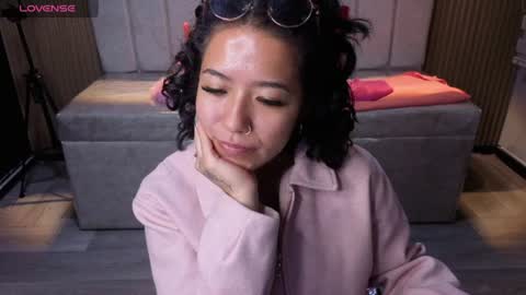 lynn_turner_ online show from June 19, 1:14 pm
