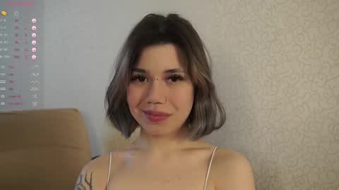 Snapshot of lynngroves chatting on March 3, 12:31 pm Lola online show from March 3, 12:31 pm