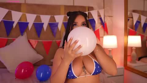    online show from July 4, 11:39 am