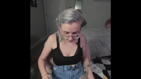 Lyra Greene online show from January 17, 7:38 am