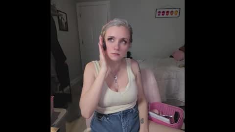 Lyra Greene online show from January 18, 7:48 am