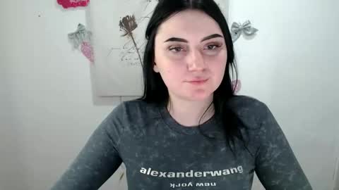 m_i_k_i_ online show from March 9, 12:19 pm