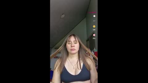 Maddison online show from February 7, 6:34 pm