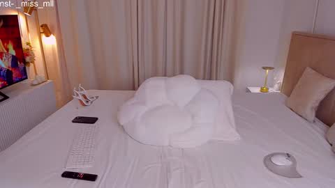 Mary online show from February 13, 9:49 pm