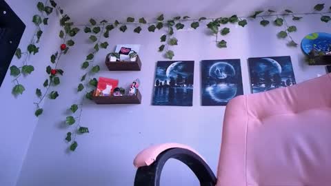Snapshot of macey_hairy chatting on October 19, 7:27 pm Macey Elliot Modelo Independiente online show from October 19, 7:27 pm