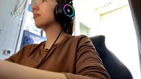 Mila online show from May 13, 9:04 am