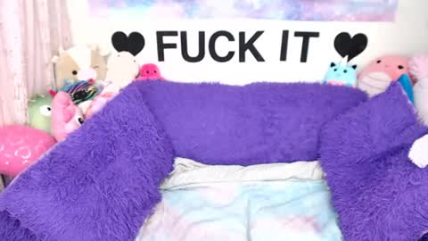 Mackenzie Wolfe online show from July 23, 4:09 am