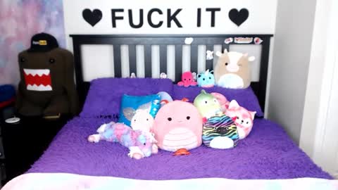 Mackenzie Wolfe online show from December 15, 5:45 am