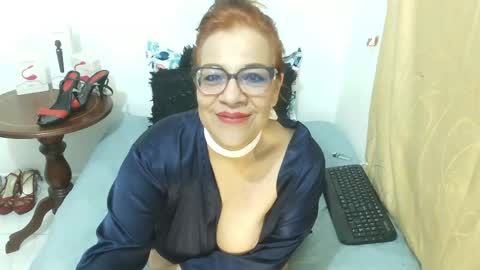 madame_desire_ online show from April 25, 1:41 pm