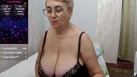 Snapshot of madammargaret chatting on September 20, 6:17 pm Margaret online show from September 20, 6:17 pm