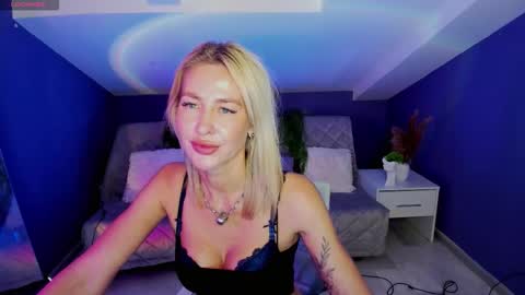 Evelyn online show from October 12, 7:33 am