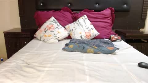 madamzee online show from February 6, 4:14 pm