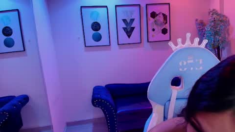 maddie_t18 online show from June 15, 11:54 am