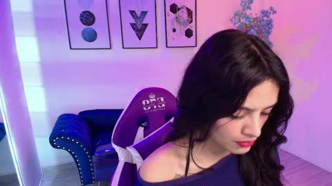 maddie_t18 online show from April 29, 11:24 am