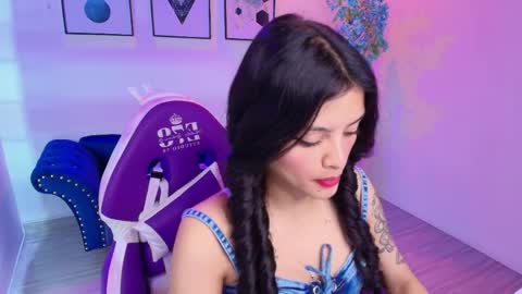 maddie_t18 online show from April 28, 11:14 am