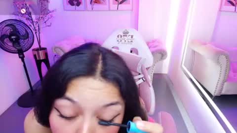maddie_t18 online show from July 6, 11:48 am