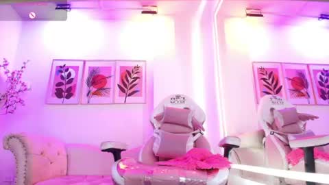 maddie_t18 online show from July 6, 3:03 pm