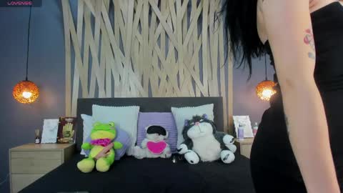Madisson online show from April 28, 1:04 pm