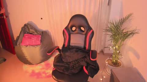 madelaine_taylor online show from January 21, 2:33 am