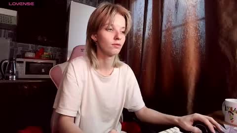 madelaines online show from May 25, 2:32 am