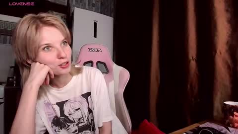 madelaines online show from May 26, 5:34 pm