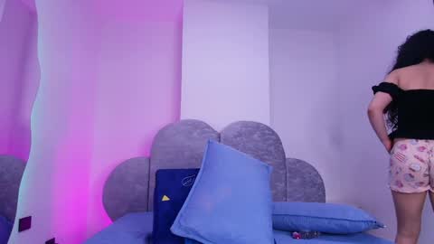 Madeleine  online show from April 19, 12:05 pm