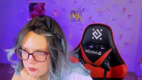 Madeline online show from November 28, 8:28 am