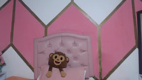 Snapshot of madeline_woods chatting on October 13, 2:53 pm Madeline online show from October 13, 2:53 pm