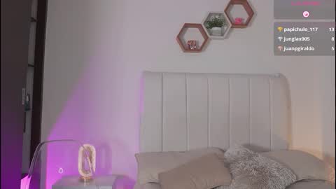 Valentina   1030   530  -  online show from October 28, 5:02 am