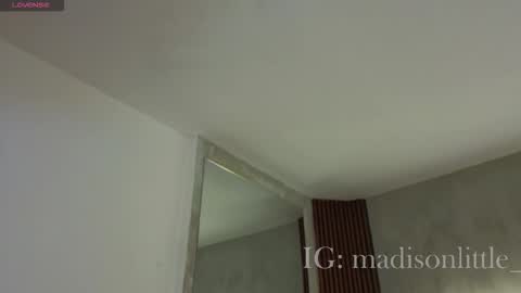 Melissa     700  1400 -5 online show from March 10, 2:54 pm