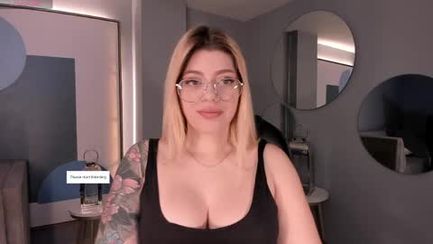 Madison Kane online show from April 28, 11:25 am