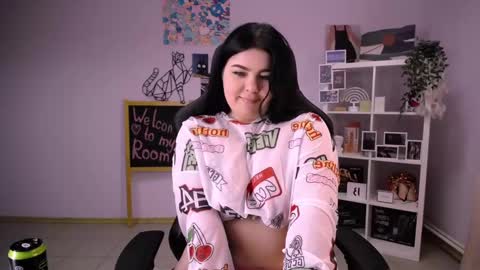 madisonmongomery online show from December 16, 5:11 pm