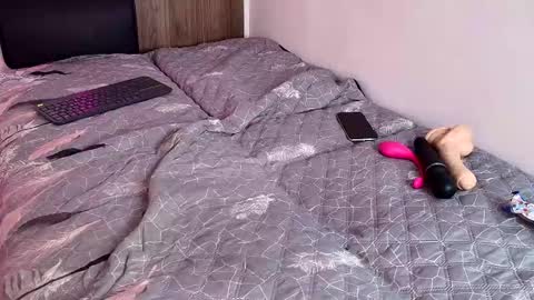 mady  online show from April 28, 2:27 am