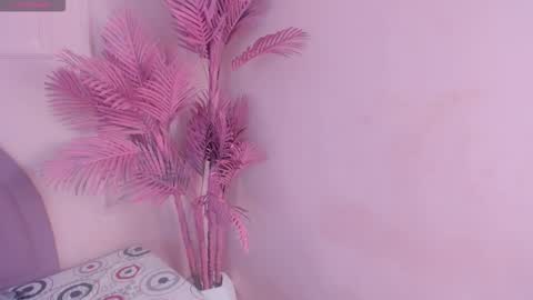 Snapshot of madyscarlett chatting on October 15, 1:57 pm madyscarlett online show from October 15, 1:57 pm