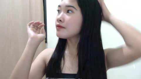 mae_luna online show from June 7, 12:12 pm