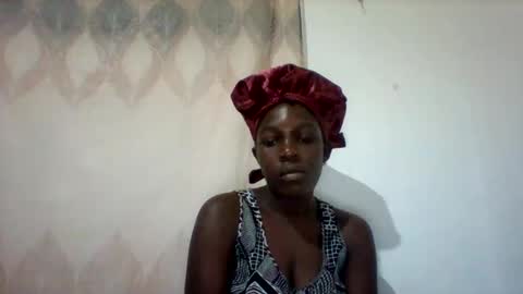 maevre_ online show from February 8, 3:27 pm