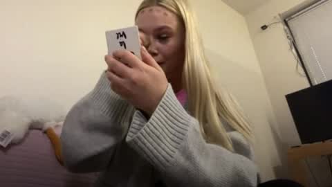 Molly online show from April 23, 3:58 pm