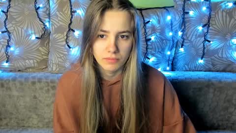 Maggie online show from December 31, 1:36 am