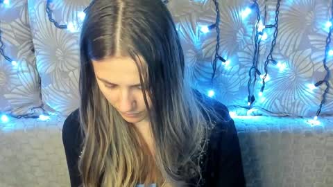 Maggie online show from May 2, 3:10 am