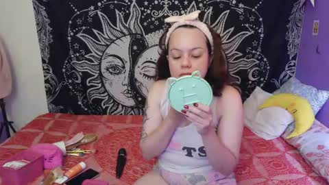 Claire online show from July 24, 11:30 am