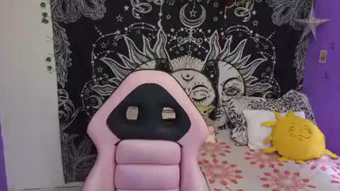 Claire online show from July 8, 11:45 am