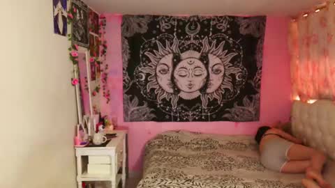 Claire online show from January 17, 1:13 pm