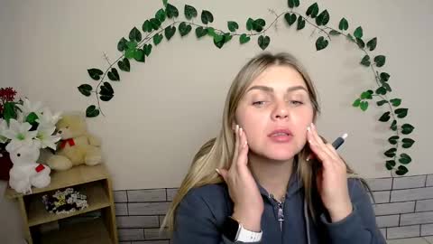 Snapshot of magic_katarina_ chatting on December 24, 10:44 am magic_katarina_ online show from December 24, 10:44 am
