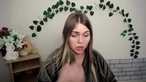 Snapshot of magic_katarina_ chatting on October 3, 9:03 am magic_katarina_ online show from October 3, 9:03 am