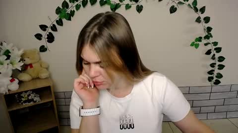 Snapshot of magic_katarina_ chatting on December 26, 9:44 am magic_katarina_ online show from December 26, 9:44 am