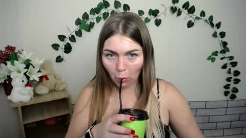 Snapshot of magic_katarina_ chatting on September 17, 7:06 am magic_katarina_ online show from September 17, 7:06 am