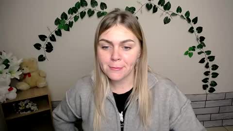 Snapshot of magic_katarina_ chatting on January 6, 7:09 am magic_katarina_ online show from January 6, 7:09 am